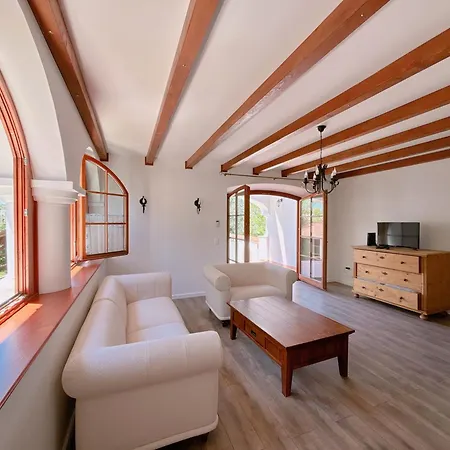 Dandelion Vendeghaz Apartmán Köveskál